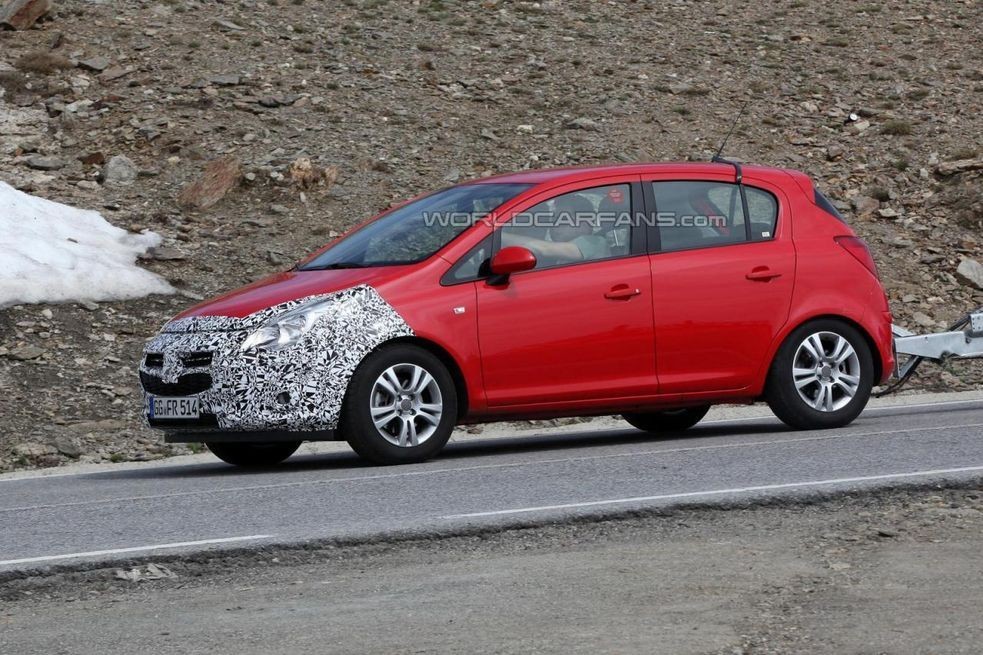 Самая продавая модель Opel под прицелом фотошпионов