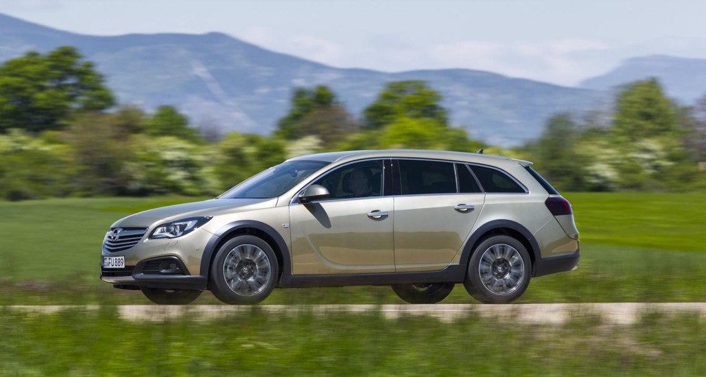 Opel анонсировал внедорожный универсал Insignia Country Tourer