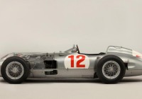 Болид Формулы-1 Mercedes W196R 1954 ушел с аукциона Bonhams за $ 29.6 млн.