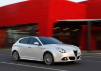 Alfa Romeo поделится своей заднеприводной платформой с Chrysler и Dodge