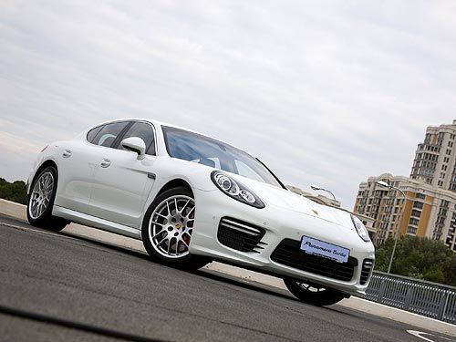 В Украине презентовали новое поколение Porsche Panamera