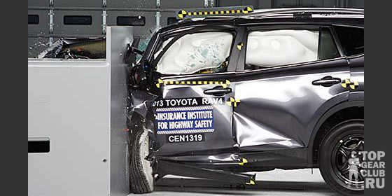 Кроссовер Toyota RAV4 провалил краш-тест