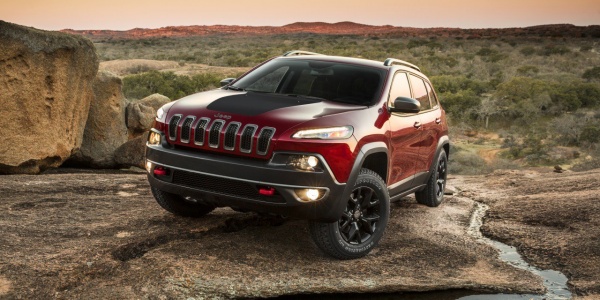 Выход Jeep Cherokee отложили из-за проблем с автоматом