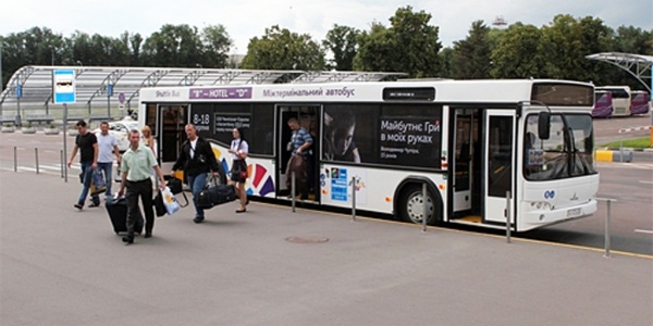 В «Борисполе» появились 3 дополнительных автобуса для трансфера между терминалами