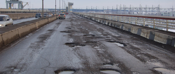 Российские дороги в очередной раз назвали одними из худших в мире