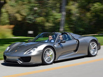 Porsche представила первый супергибрид