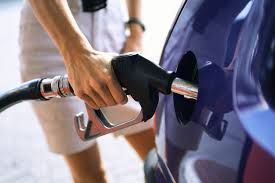 Новые экостандарты бензина в Украине решили отложить