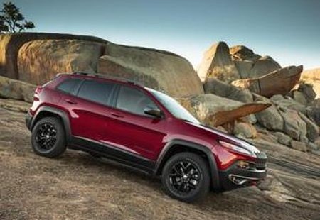 На кроссовере Jeep Cherokee обнаружили проблемы с АКПП