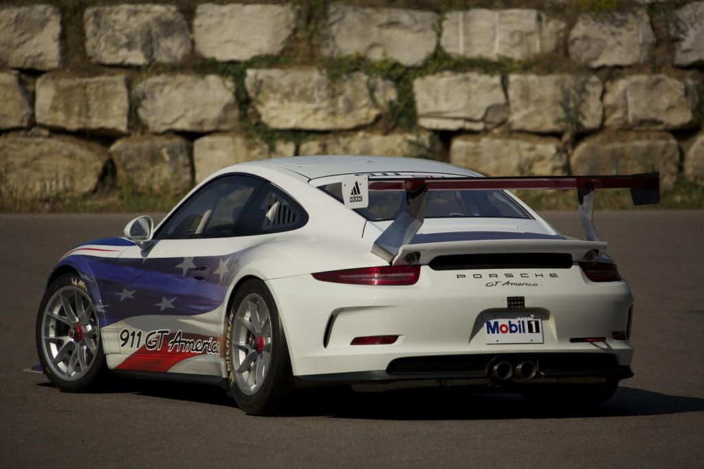 Porsche представила гоночный автомобиль 911 GT America 2014