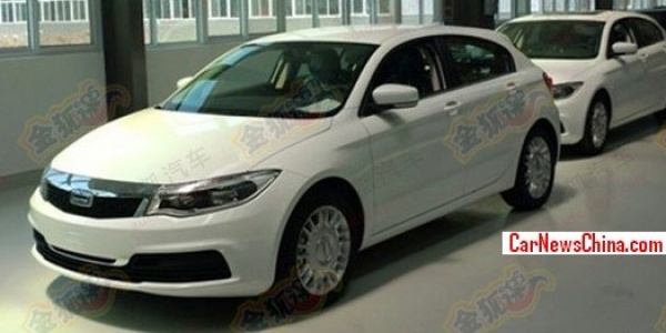 Qoros 3 в кузове хэтчбек заметили на заводе