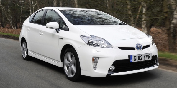 Следующий Toyota Prius оснастят беспроводной зарядкой