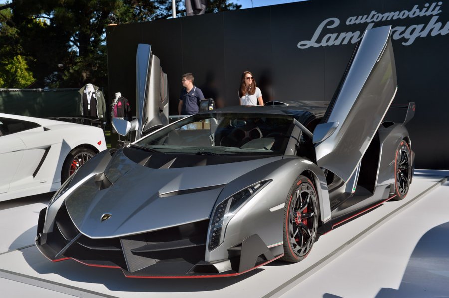 Lamborghini лишит пассажиров Veneno крыши над головой