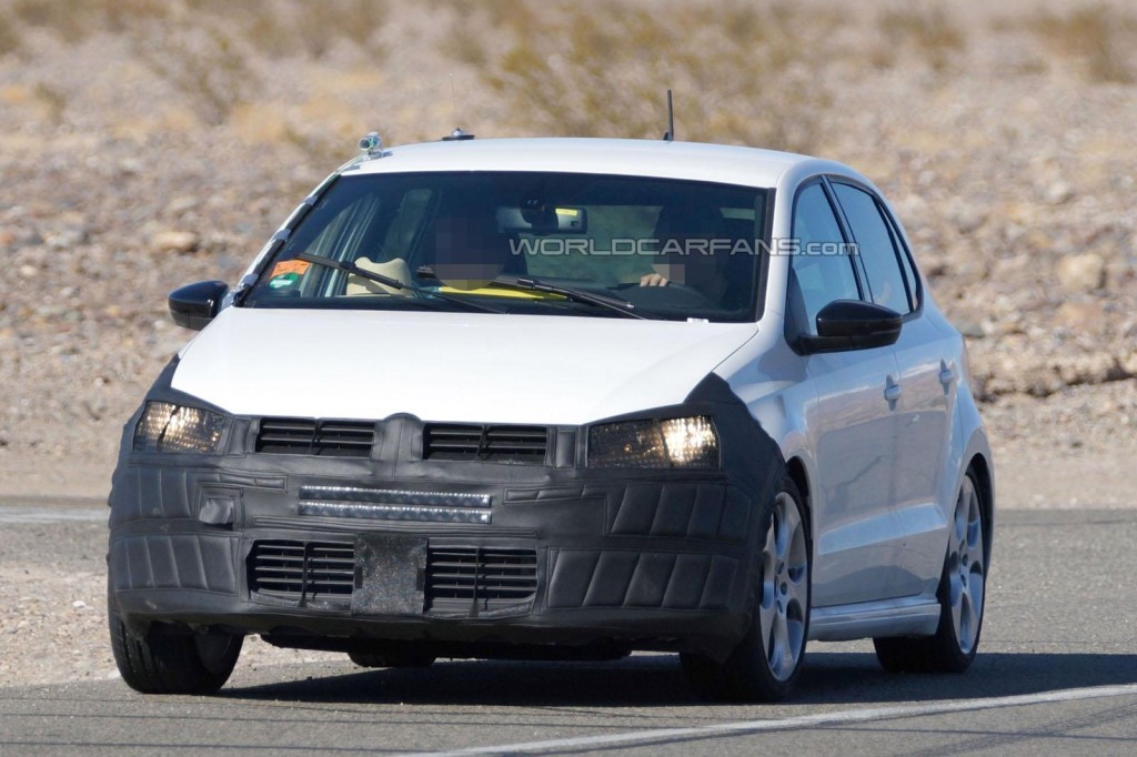Прототип Volkswagen Polo 2014 в очередной раз попал в объектив фотокамеры
