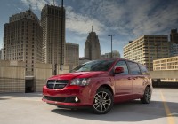 Chrysler представил юбилейные версии Dodge Grand Caravan и Chrysler Town & Country