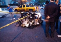 В Нью-Йорке Lamborgini Aventador разорвало пополам от удара о дерево