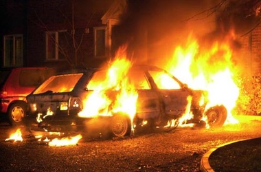 В столице горели два автомобиля