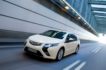 Гибрид Opel Ampera подешевел