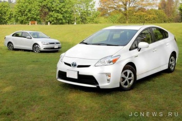 Сравнение гибридных Toyota Prius и Volkswagen Jetta