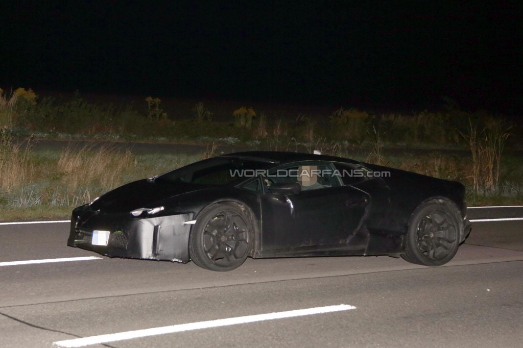 Ночные фото Lamborghini Cabrera