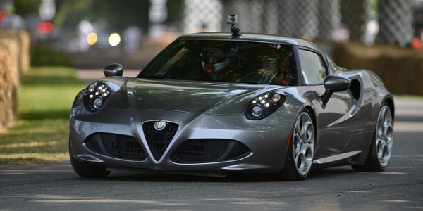 Alfa Romeo ограничит производство спорткара 4C