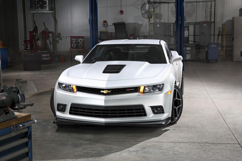 Chevrolet Camaro Z/28 2014 прошел круг Северной петли Нюрбургринга за 7:37 мин