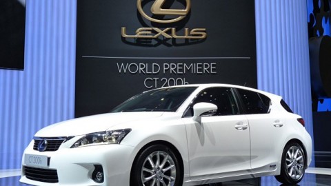 Обновленный Lexus CT 200h попал в Сеть