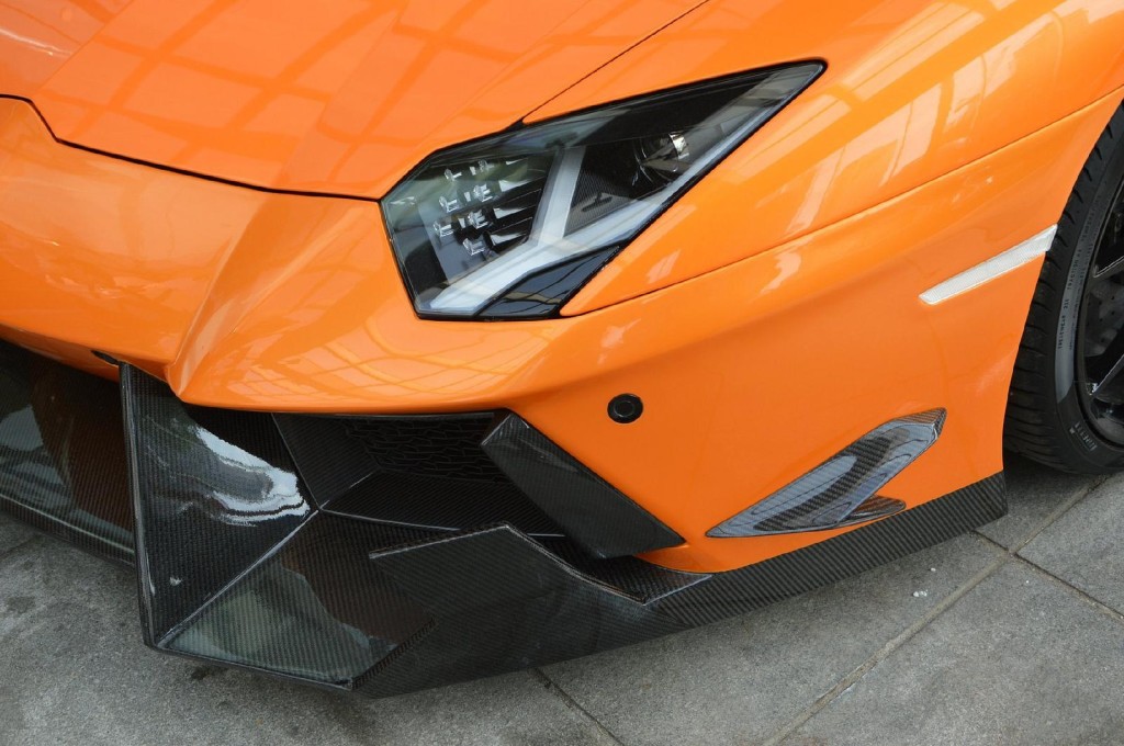 Автоателье DMC представило Lamborghini Aventador Roadster SV