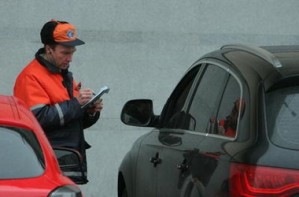 Киевских водителей хотят наказывать за бесплатную парковку