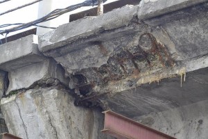 Шулявский мост в Киеве разваливается на глазах