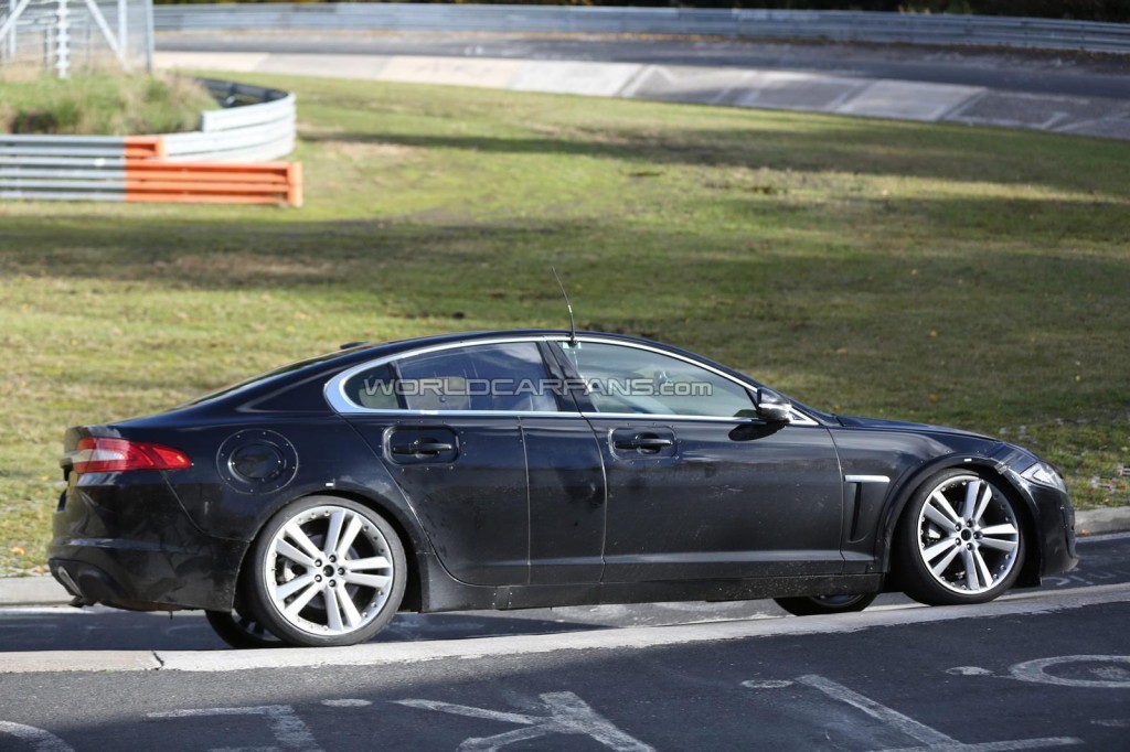 Jaguar начал тестировать XF 2016 на Нордшляйфе