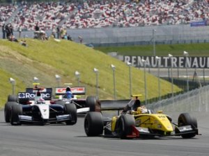 Формула-Renault вернется в Москву в июне 2014 года
