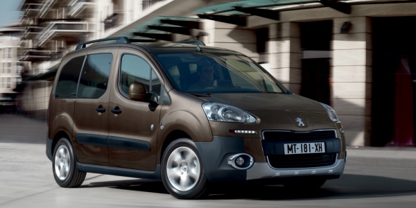Peugeot оснастил пассажирский Partner дизельным мотором