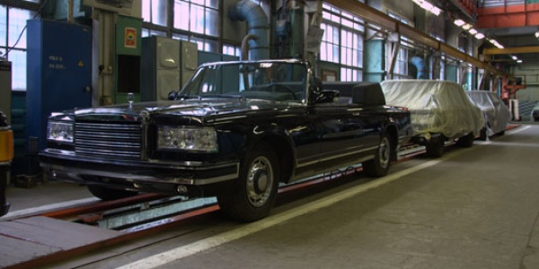 Януковичу продали бракованный церемониальный кабриолет ЗиЛ