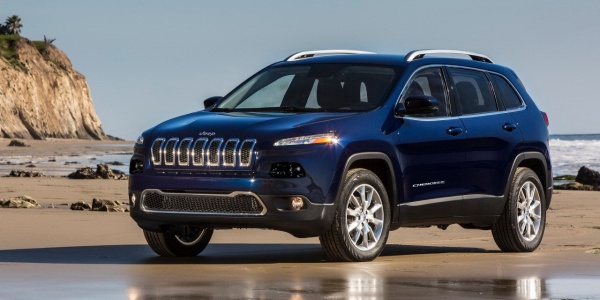 Jeep начал поставки Cherokee нового поколения дилерам