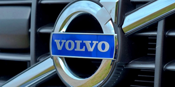 Volvo разрабатывает электромобиль с беспроводной зарядкой