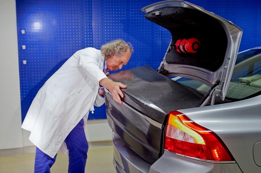Volvo начала тесты кузовных панелей со встроенными батареями
