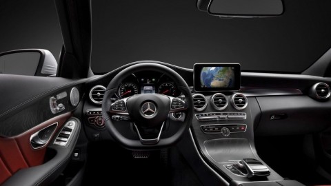 Mercedes-Benz C-класса впервые будет оснащен пневмоподвеской