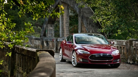 Tesla Model S бьет рекорды в Европе