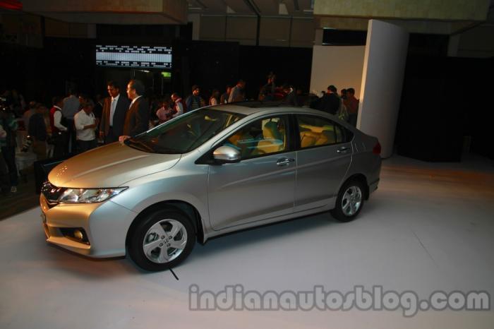 В Индии состоялась премьера четвертого поколения Honda City, которое поступит в продажу в январе