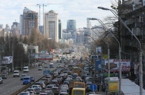 Крупнейшая пробка в Киеве превысила 10 километров