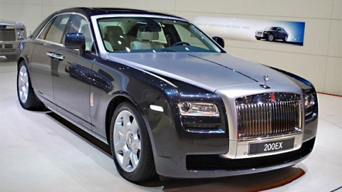 Кроссовер от Rolls-Royce будет стоить около 250 тыс. фунтов