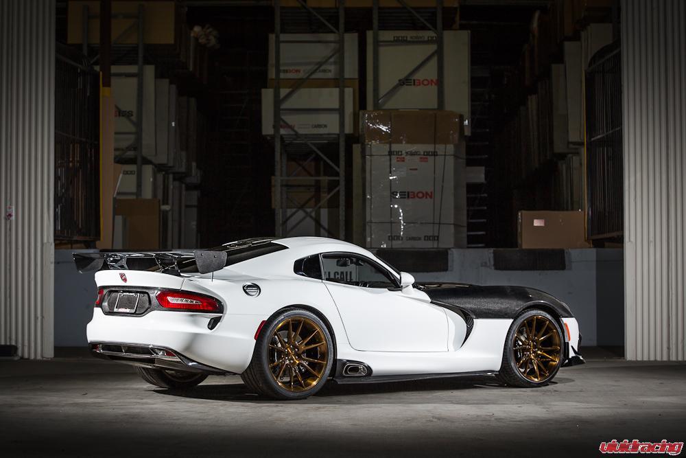 Автоателье Vivid Racing представило SRT Viper, построенный специально для автошоу SEMA