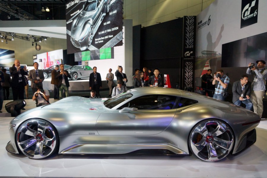 Виртуальная реальность: Mercedes воплотил в металле суперкар для гоночного симулятора