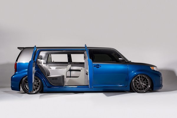 Лимузин Scion xB: мечта продвинутых пап, любящих заниженные тачки