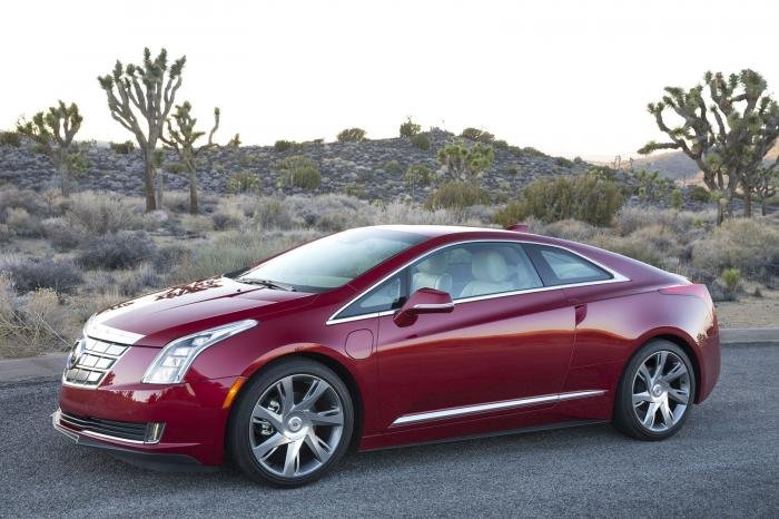 Cadillac рассказал о динамике гибридного купе ELR