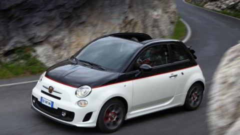 Хэтчбек Fiat 500 тряхнет стариной