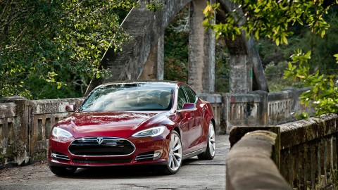 Новый электромобиль Tesla презентуют в Детройте