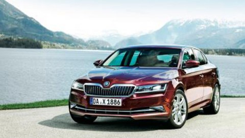 Новое поколение Skoda Suberb готовится  появлению