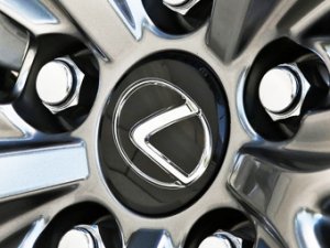 В Lexus отвергли возможность создания доступных моделей