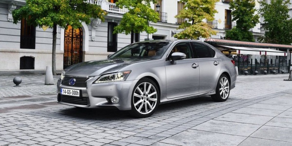 Lexus приступает в Европе к реализации гибридного GS